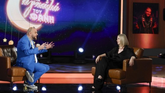 ΣΤΗΝ_ΑΓΚΑΛΙΑ_ΤΟΥ_ΦΑΝΗ_(ΕΠ.53)_(ΦΑΝΗΣ_ΛΑΜΠΡΟΠΟΥΛΟΣ,_ΕΛΙΣΑΒΕΤ_ΜΟΥΤΑΦΗ)_(02)_.JPG