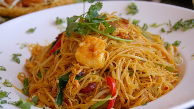 Nούντλς με γαρίδες chow mein (Κίνα) εκ.4