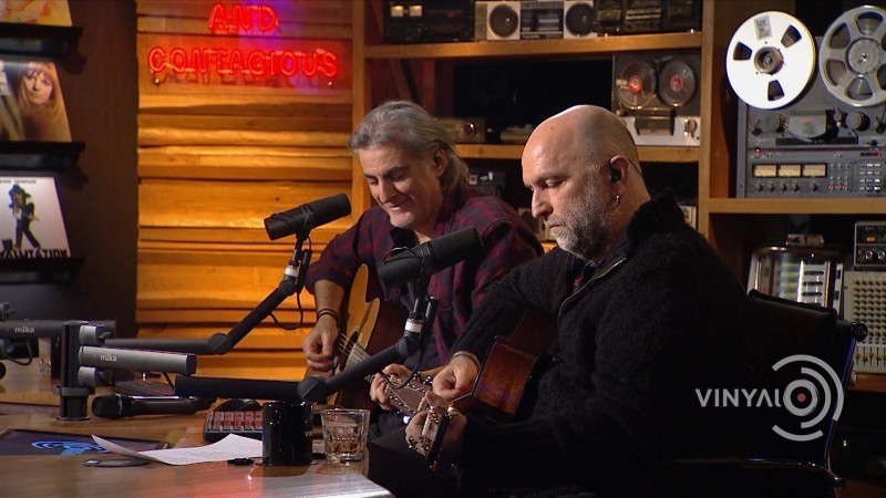 Μαγική βραδιά στο «Βινύλιο» με τους Πυξ Λαξ unplugged