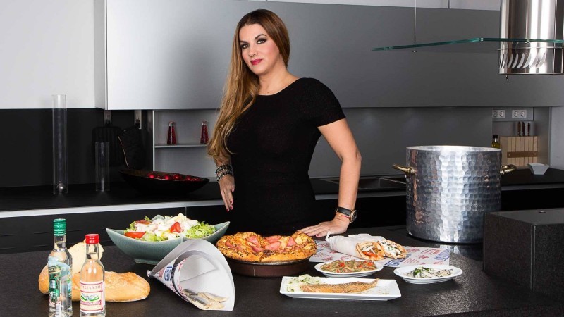 Μαγείρισσα Άμεσης Βοήθειας - Πρεμιέρα Κυριακή 22 Ιανουαρίου 2017