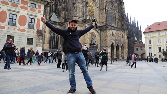 happy_traveler_08_02.jpg